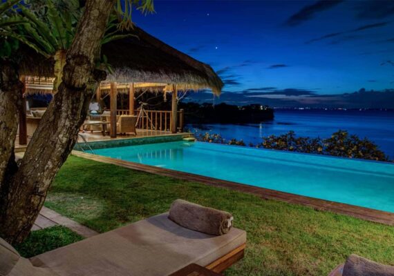 Dazzling Retreat Resort with the roof