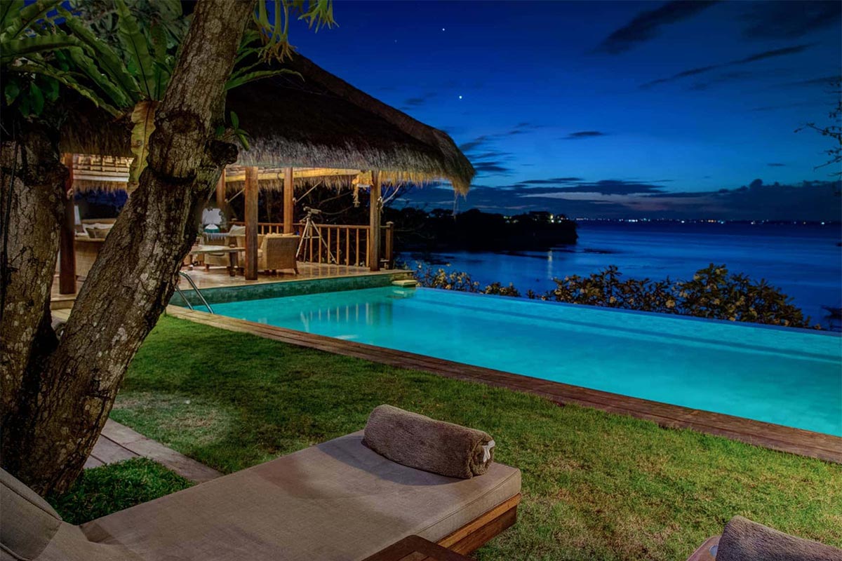 Dazzling Retreat Resort with the roof